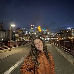 Meet your Posher, Lee